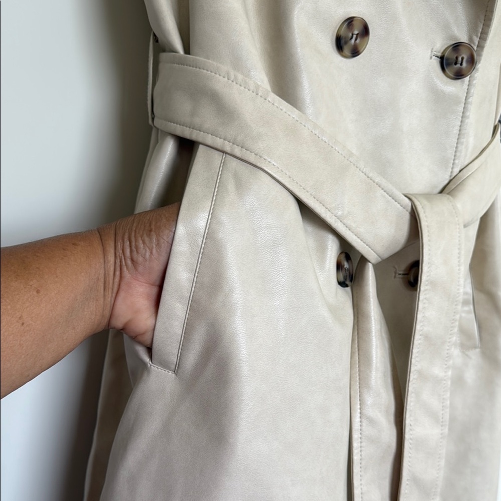 NWT Bagatelle Collection Beige Sleeveless Trench Coat - Picture 4 of 13
